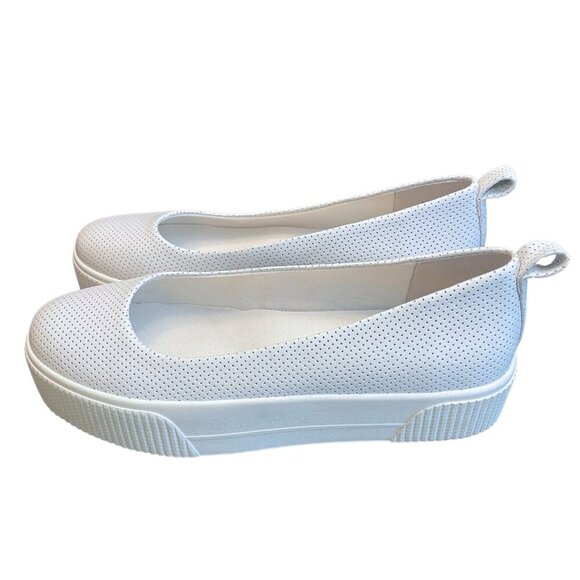 NEW Jessica Simpson Elisah Perforated Platform Slip Ons Sz. 9.5 - Picture 2 of 3